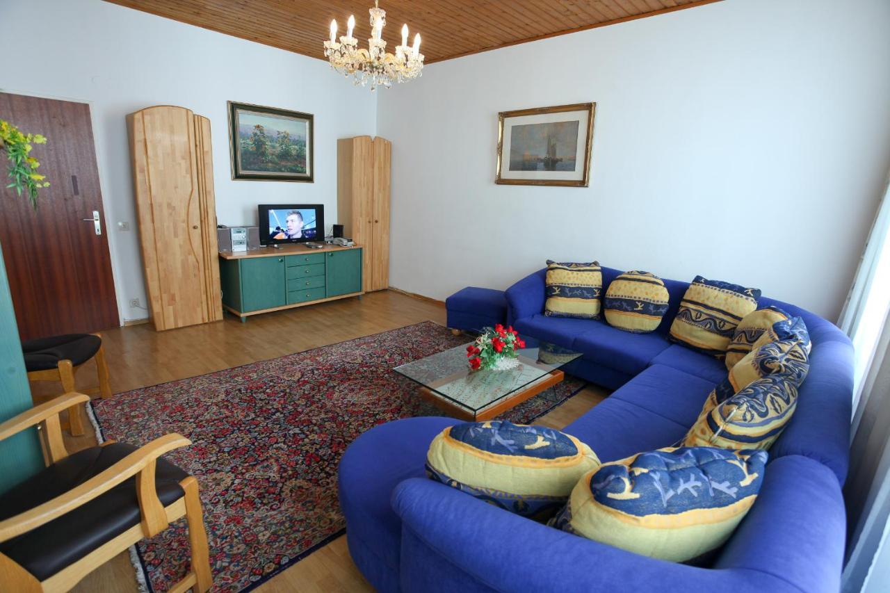 Classic I Close To Main Station I 10 Minutes To Belvedere Apartment