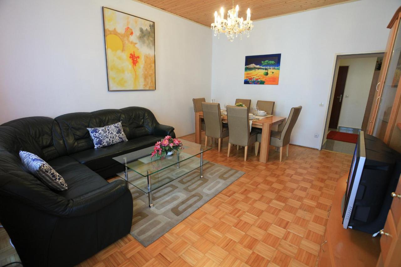 Classic I Close To Main Station I 10 Minutes To Belvedere Apartment Wien